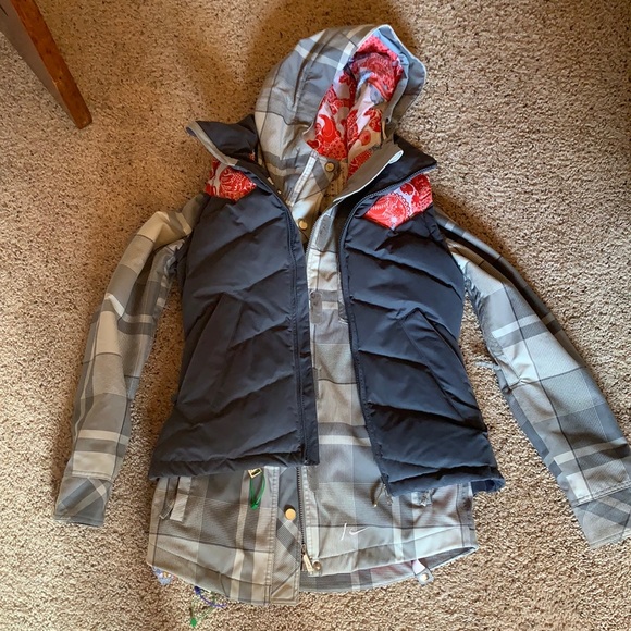 Nike Snow Boarding Jacket - Picture 2 of 5